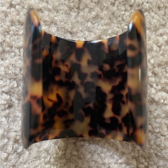 Tory Burch Resin Tortoise Cuff Bracelet, Never Worn - Picture 5 of 6